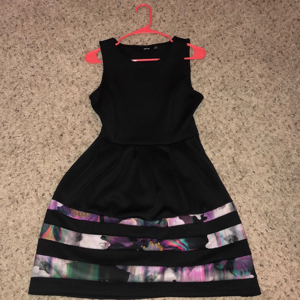 Short sleeve dress